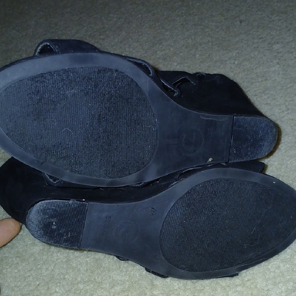 Guess Black Strappy Wedge Sandals - Picture 6 of 6